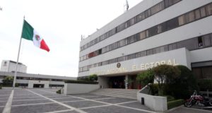 Dejaron consejeros sus cargoa en el IFE-INE y se volvieron abiertos opositores