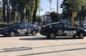 2 Minicomentarios: “Ahora se sabe la causa del incendio en la ‘Pedrera de Toluca’: policías ordeñando patrullas”