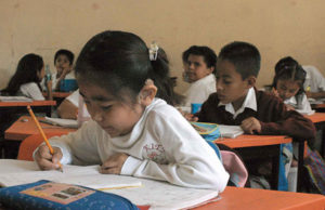 No Mejoran Padres de Alumnos: Siguen Afectando el Tránsito