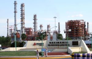 Gastaron Gobiernos Neoliberales 8 Mil MDD en Modernizar Refinerías: Inversión Inútil