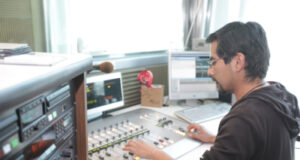 Fotalece Uniradio la comunicación social auriverde