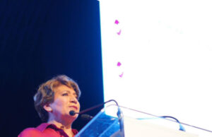 Gobierno del Pueblo, Gabinete Paritario, Cero Corrupción y Honestidad, Promete DGA