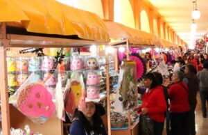 Quedan Pocos Días para Admirar la Artesanía de Dulces en los Portales de Toluca
