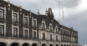 Faltan cuadros altamente calificados en las administraciones estatal y municipales
