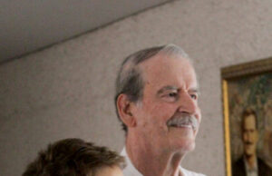 Vicente Fox explotó irracionalmente el yacimiento Cantarell; contaminó el gas